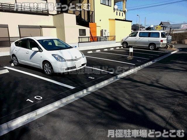 名古屋市港区大手町5丁目1-3の月極駐車場2