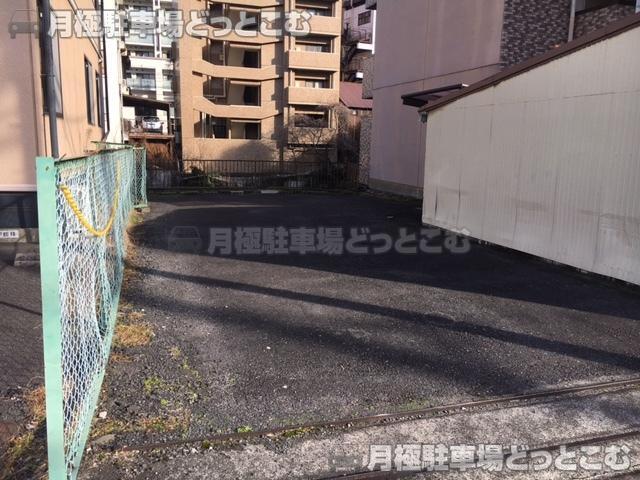 名古屋市西区那古野1丁目111の月極駐車場1