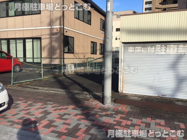 名古屋市西区那古野1丁目111の月極駐車場4