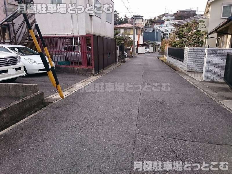 名古屋市千種区池上町1-5-32の月極駐車場3
