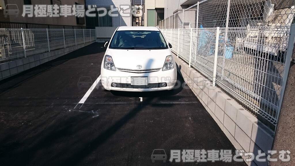 名古屋市千種区千種1丁目2515の月極駐車場3