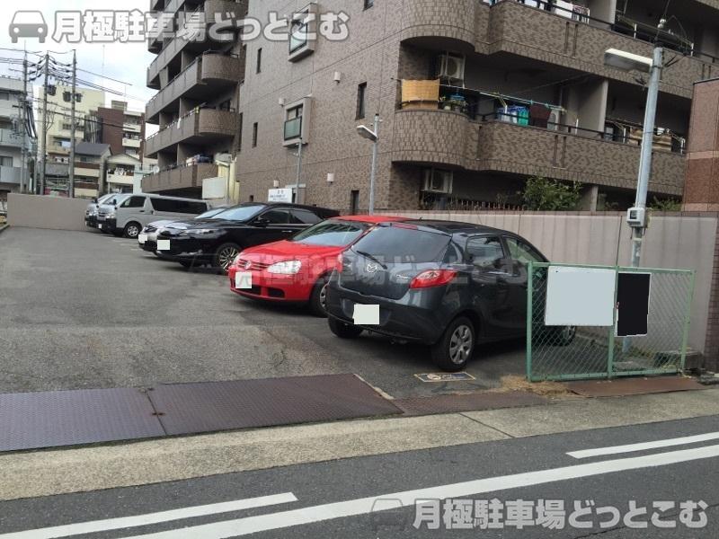 名古屋市西区那古野2丁目1806の月極駐車場1