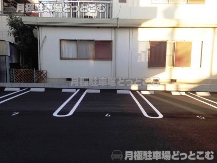 名古屋市北区龍ノ口町2丁目2番の月極駐車場3