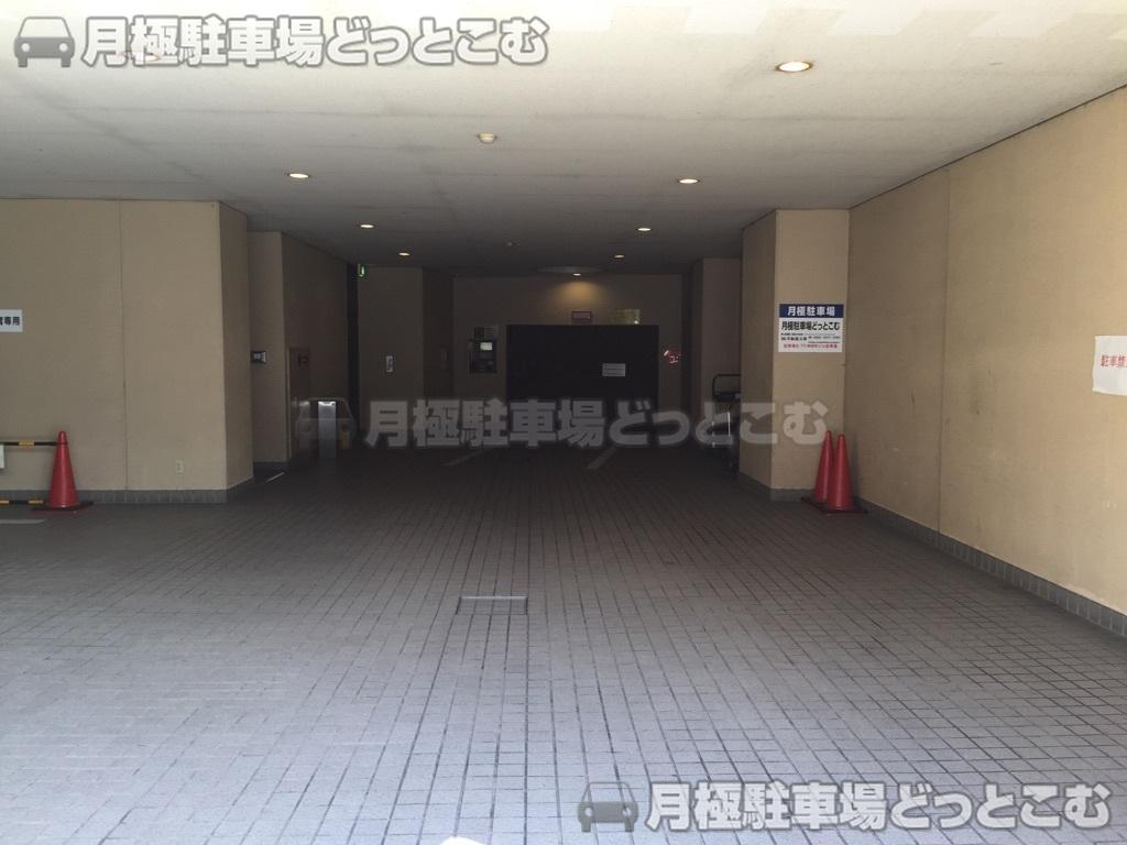 岐阜市神田町1-1-5の月極駐車場2