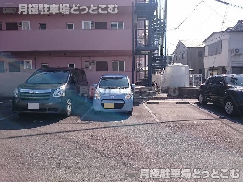名古屋市北区水切町6丁目105-2の月極駐車場2