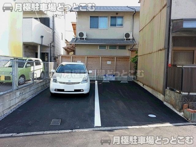 岡崎市明大寺町沢田18-7の月極駐車場2