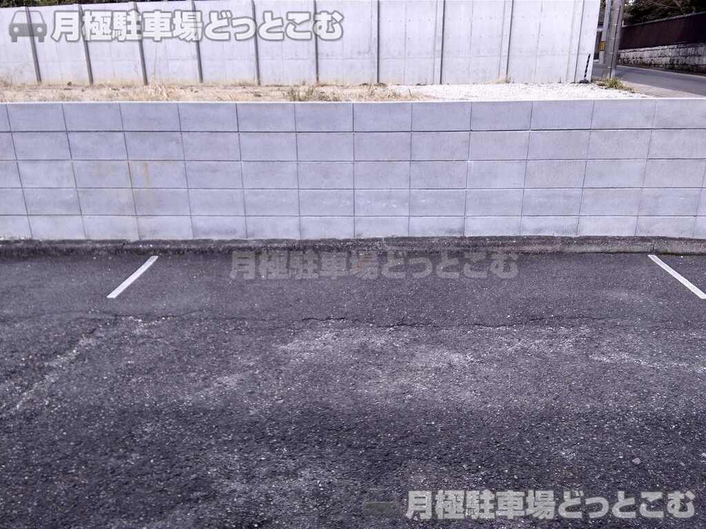 名古屋市千種区城山町1丁目86-4の月極駐車場3