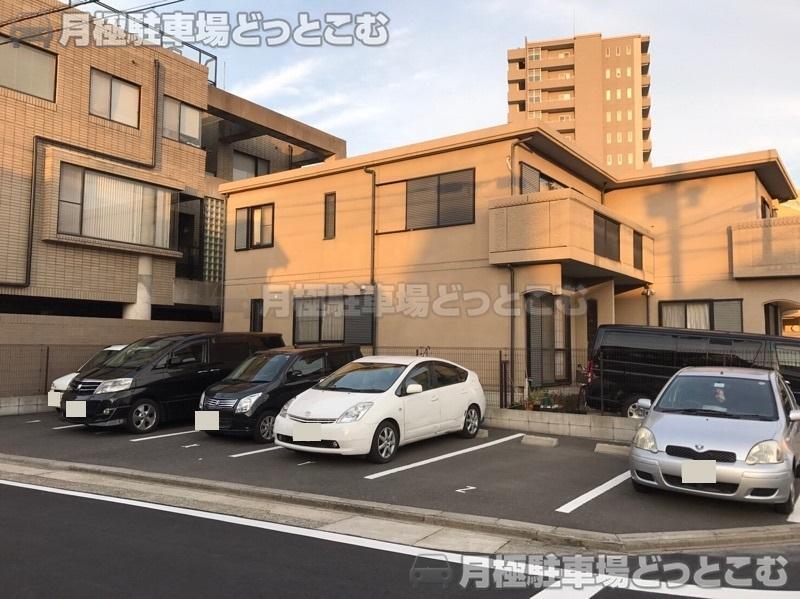 名古屋市千種区仲田1丁目1015-1の月極駐車場3