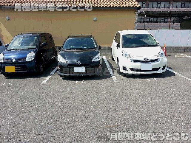 名古屋市名東区猪子石原1丁目1601の月極駐車場2
