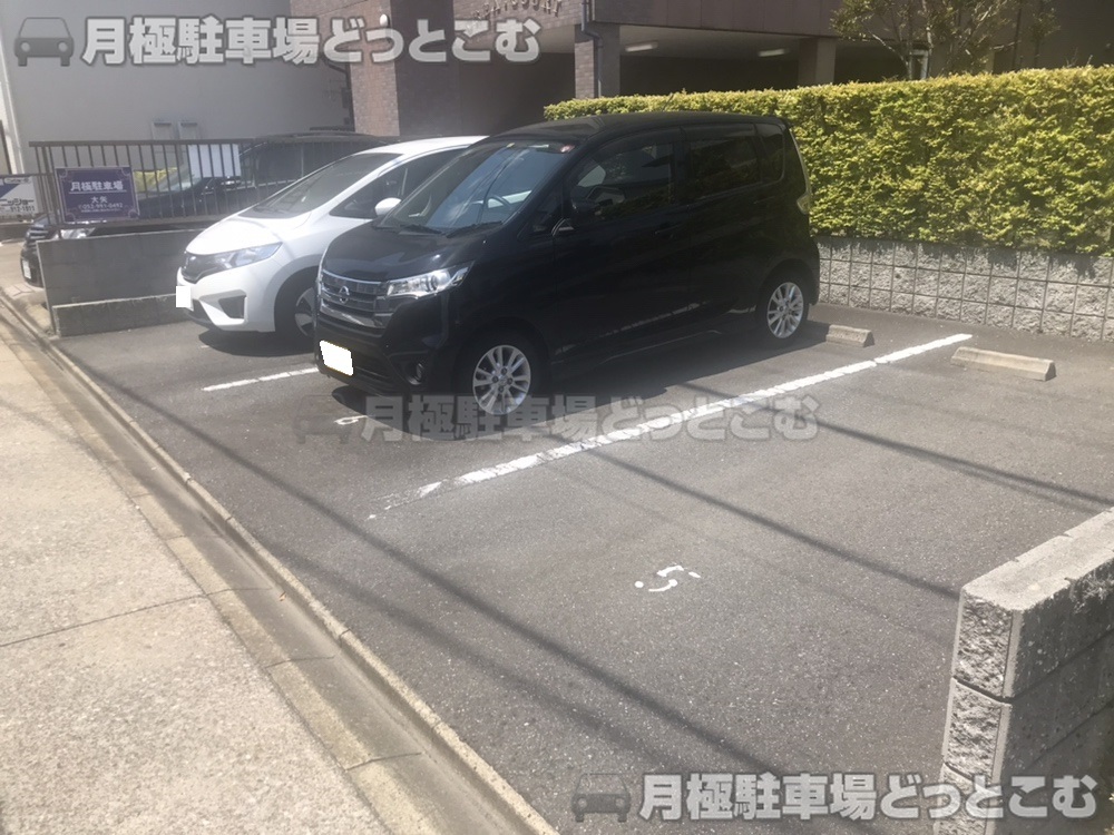 名古屋市北区元志賀町1丁目38の月極駐車場5