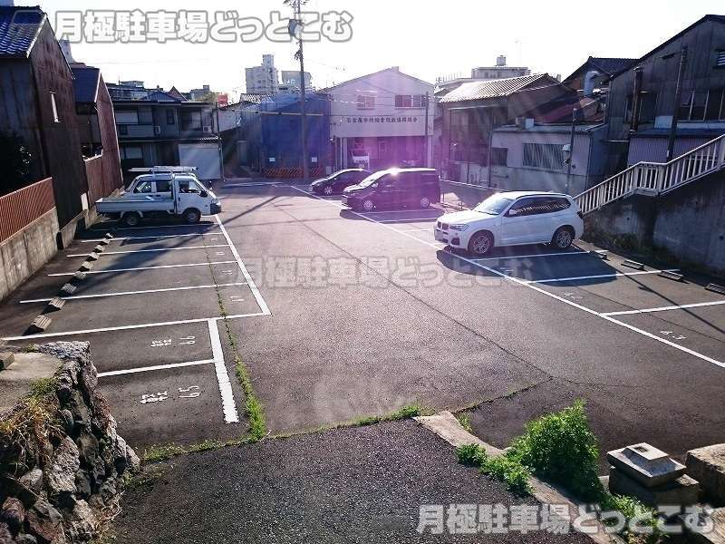 名古屋市熱田区白鳥2丁目401の月極駐車場1
