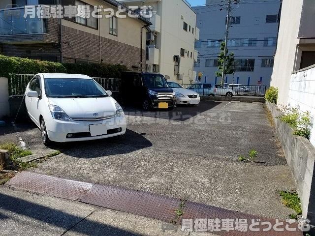 名古屋市千種区高見1丁目212の月極駐車場2