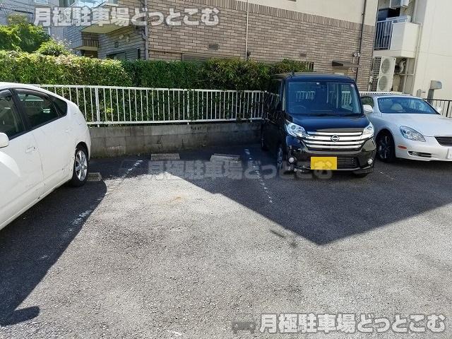 名古屋市千種区高見1丁目212の月極駐車場3