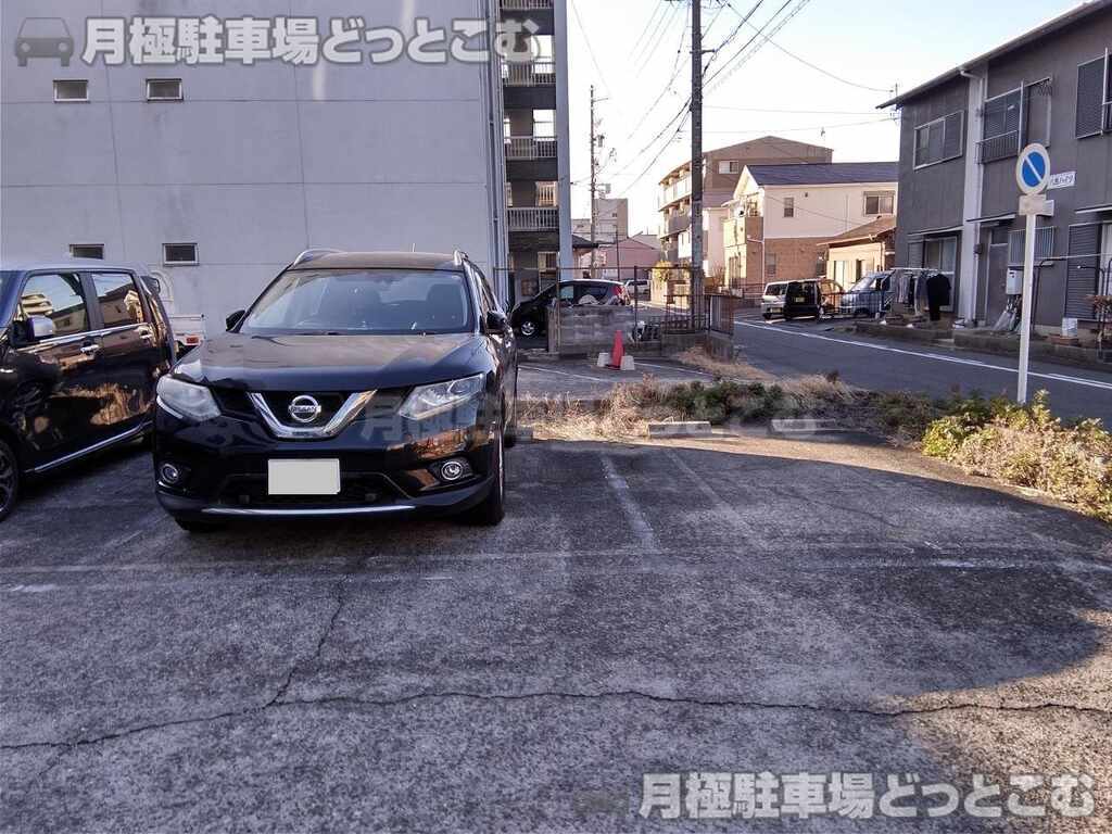 名古屋市中川区八熊2丁目401の月極駐車場2