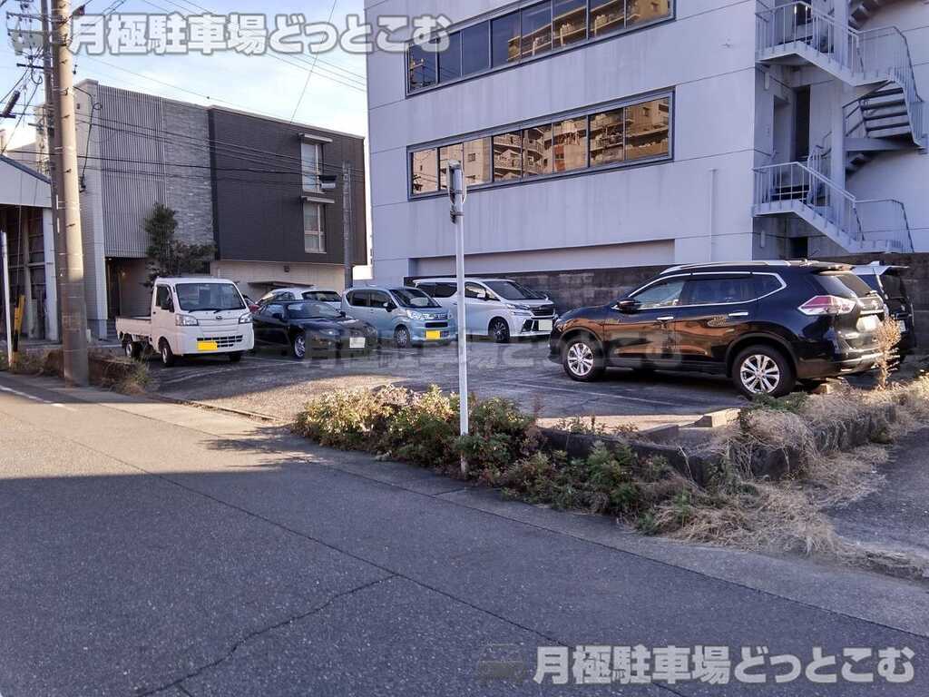 名古屋市中川区八熊2丁目401の月極駐車場3