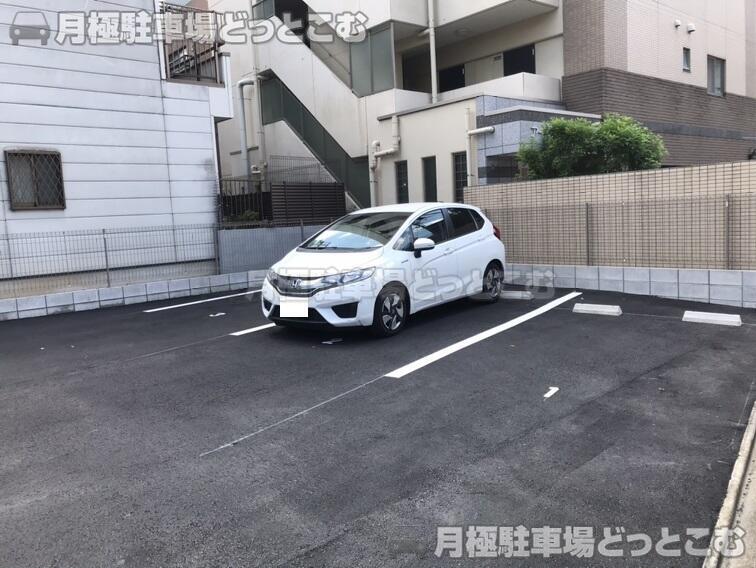名古屋市千種区仲田2丁目1101の月極駐車場2