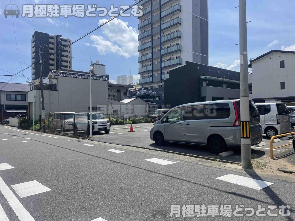 名古屋市中村区鈍池町1丁目25,26の月極駐車場1