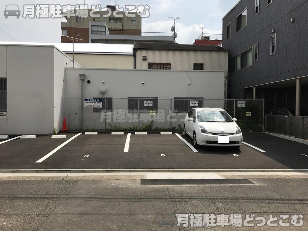 名古屋市西区栄生3丁目201番の月極駐車場1