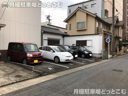 名古屋市東区新出来1丁目903-2の月極駐車場3
