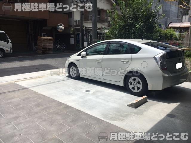 名古屋市中区新栄1丁目13-21の月極駐車場2