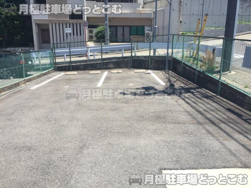 名古屋市東区白壁3丁目1405-1の月極駐車場2
