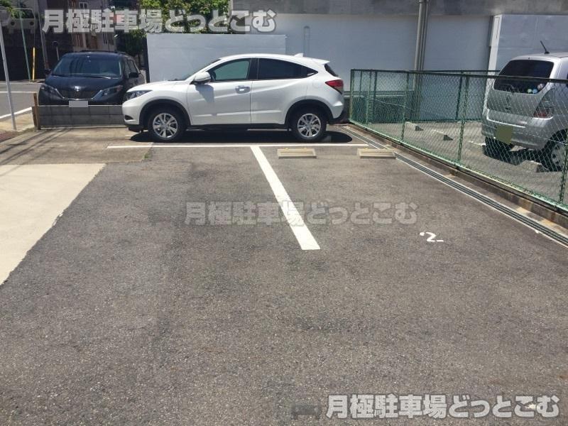 名古屋市東区白壁3丁目1405-1の月極駐車場3