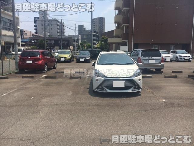 名古屋市昭和区明月町3丁目26の月極駐車場2