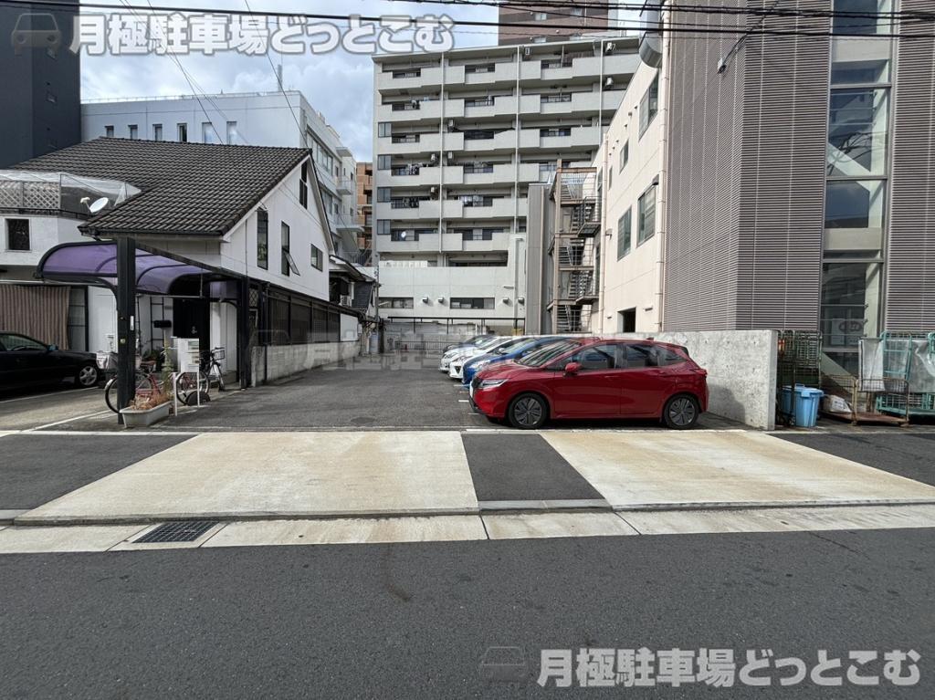 名古屋市中区千代田1丁目810の月極駐車場1