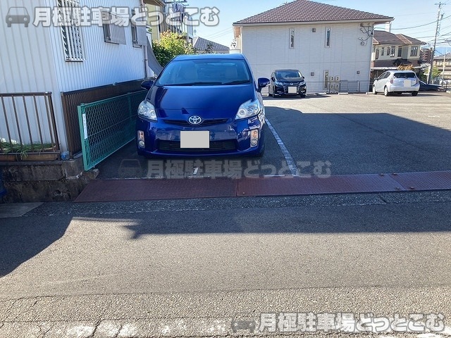 名古屋市緑区鳴海町小松山53-1の月極駐車場10