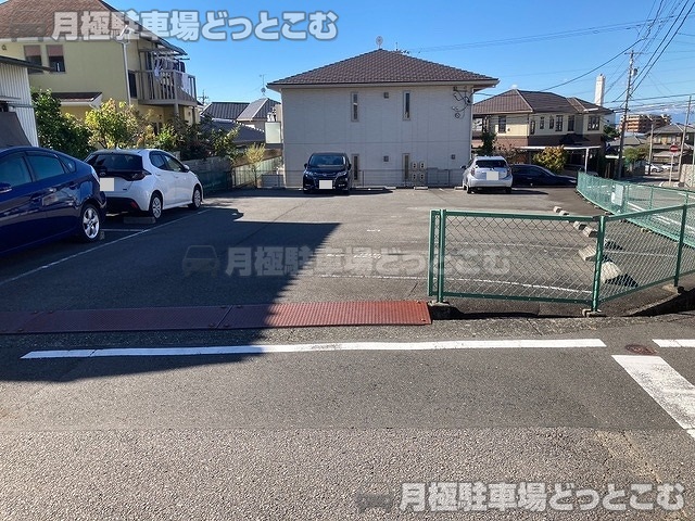 名古屋市緑区鳴海町小松山53-1の月極駐車場2