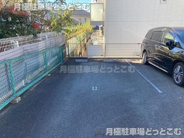 名古屋市緑区鳴海町小松山53-1の月極駐車場6