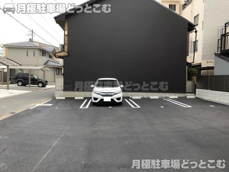 名古屋市西区名西1丁目1-19の月極駐車場3