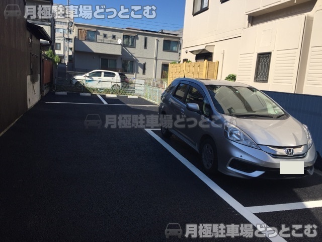 名古屋市西区花の木3丁目302の月極駐車場2
