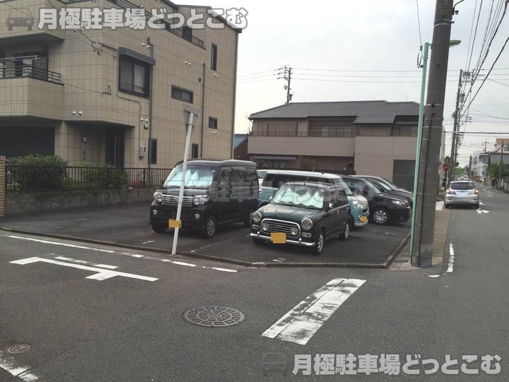 名古屋市北区中切町3丁目41-1の月極駐車場1