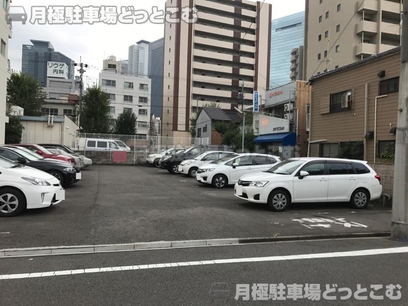 名古屋市西区菊井2丁目1605の月極駐車場1
