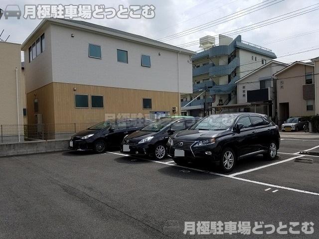 名古屋市名東区香南1丁目216の月極駐車場2