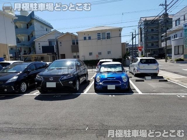 名古屋市名東区香南1丁目216の月極駐車場3