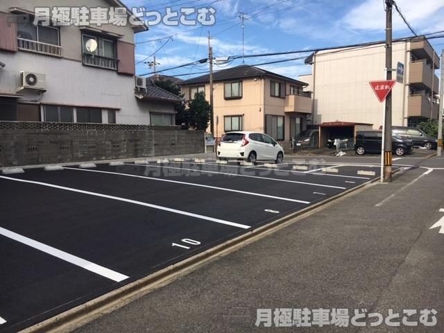 名古屋市中村区中村本町3丁目17の月極駐車場3