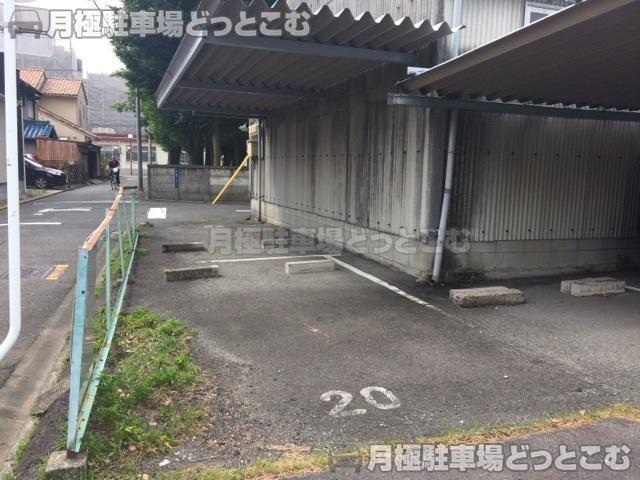 名古屋市熱田区四番2丁目402-1の月極駐車場3