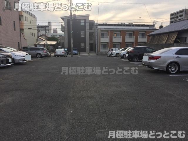 名古屋市瑞穂区直来町2丁目17の月極駐車場3