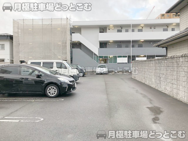 名古屋市北区平安2丁目2509の月極駐車場1