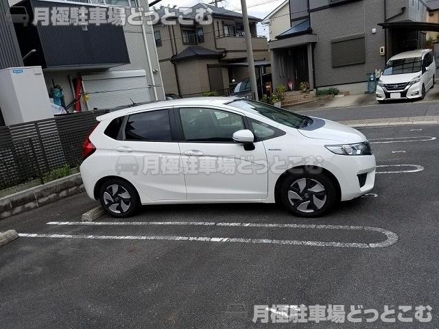 名古屋市西区歌里町52-1の月極駐車場3