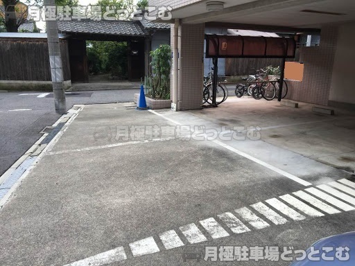 名古屋市東区矢田4丁目33-2の月極駐車場2