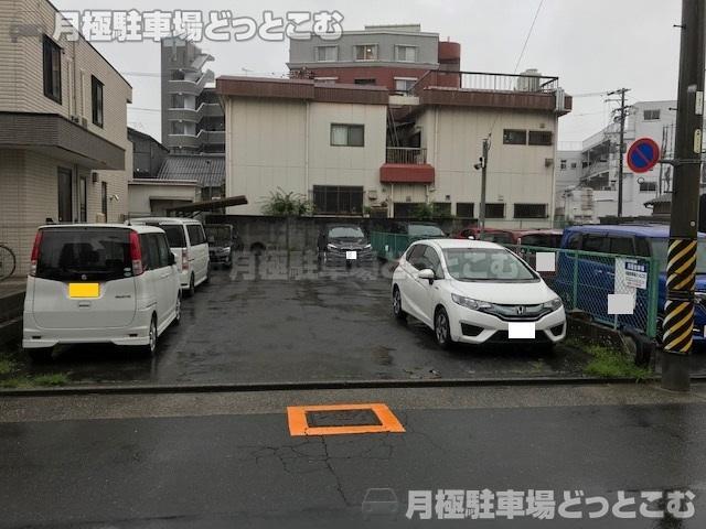 名古屋市中川区尾頭橋3-1618の月極駐車場1