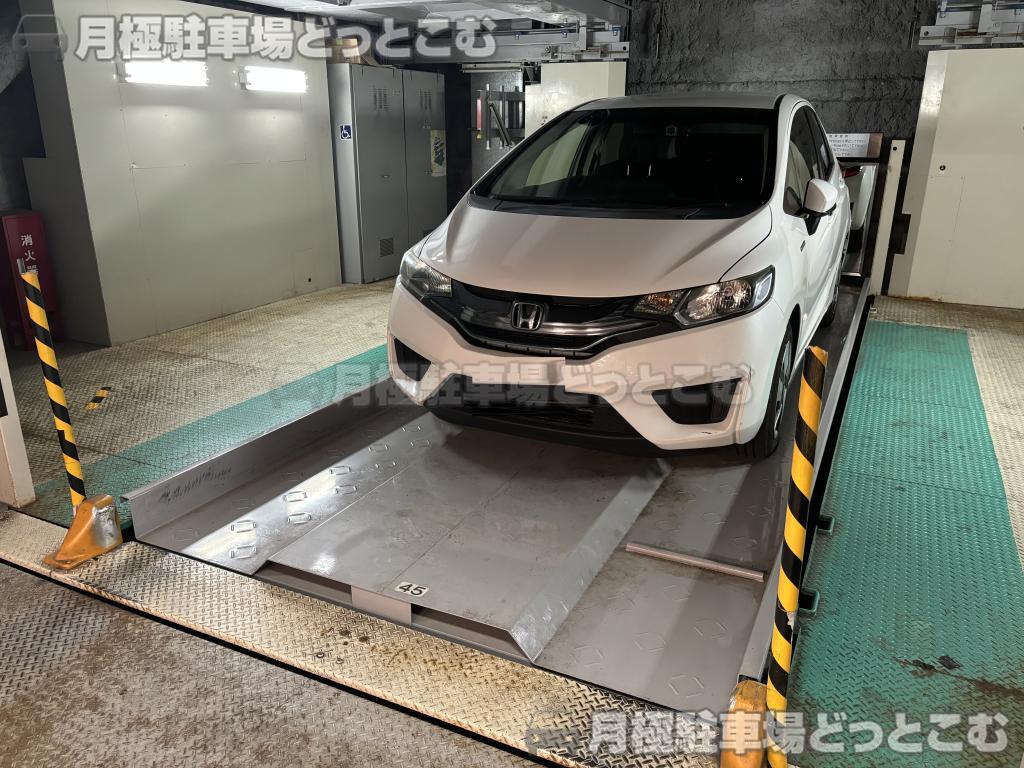 名古屋市中区丸の内3-23-23の月極駐車場2