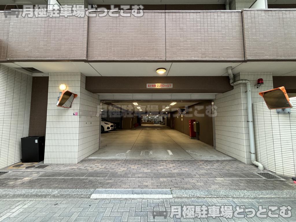 名古屋市中区丸の内3-23-23の月極駐車場6