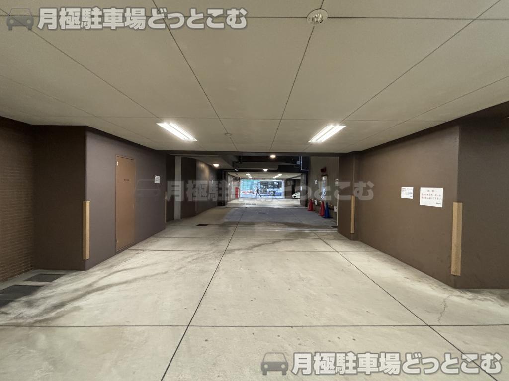 名古屋市中区丸の内3-23-23の月極駐車場9
