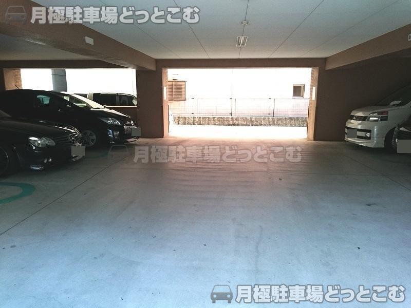 名古屋市中区栄5丁目22-1の月極駐車場2