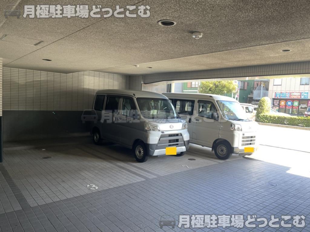 名古屋市中川区高畑4丁目16の月極駐車場3