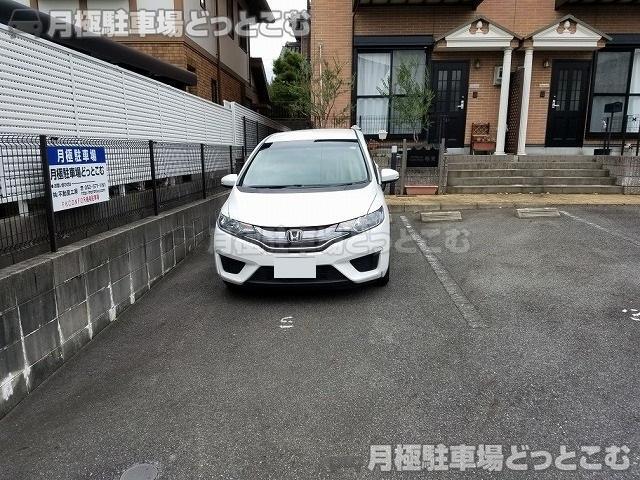 名古屋市名東区極楽3-36の月極駐車場2